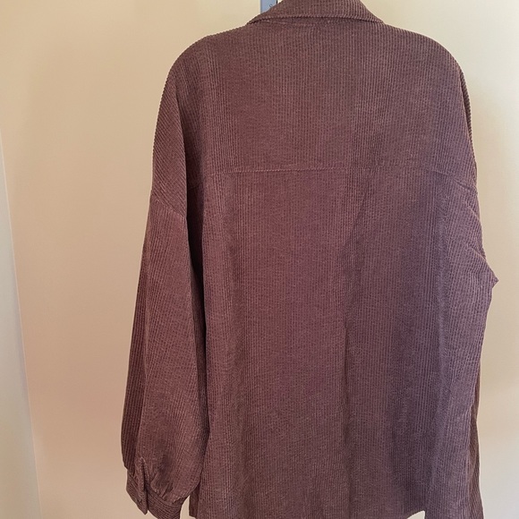 Shein Curvy short jacket in a size 2xl. Dark pink with brown pockets. - Picture 4 of 5